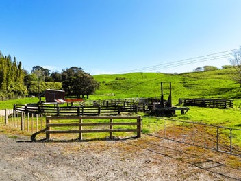 Country Lifestyle Awaits!