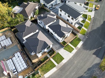 Ultimate Modern Living in Prime Location !