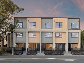 Brand new & Ready to move in (CCC & Title Issued)