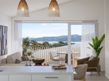 LUXURY COASTAL LIVING IN PARAPARAUMU BEACH