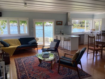 Absolute Waterfront!