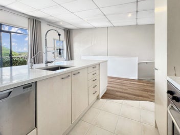 LIVE & WORK - COMMERCIAL / RESIDENTIAL