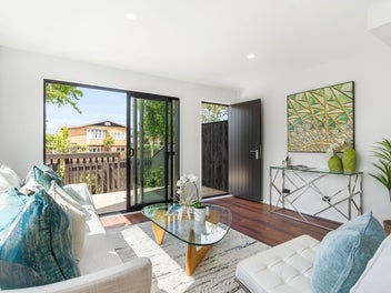 Affordable & Freehold With Parking!