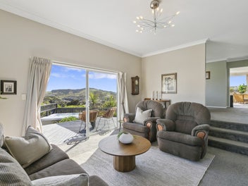 Expansive Family Living in Churton Park