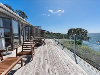 Pacific Rendezvous - Private & Stunning