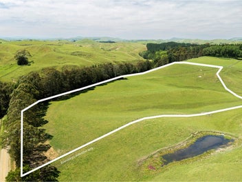Idyllic 3.12ha bareland block in rural setting