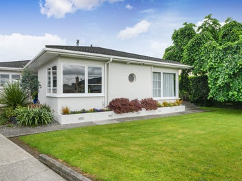 Polished Style & Prestigious Location