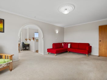 Easy Living & Location!
