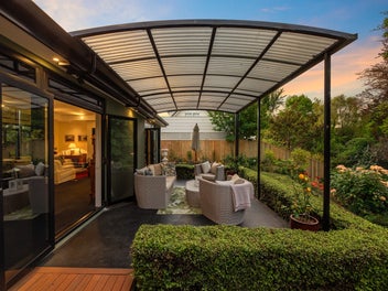 Simply Stunning In Springlands