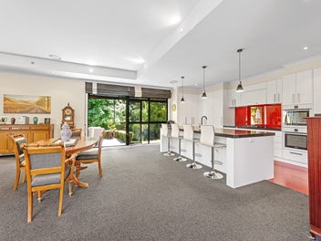 Executive Riverside Retreat