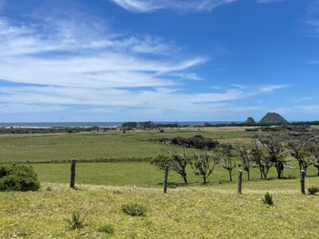 Location, Lifestyle and Views!