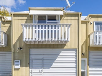 6/24 Turanga Place