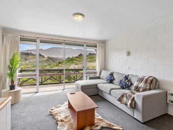 Stunning alpine views holiday home or investment!