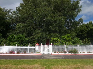Welcome to Birch Cottage 2 bedrooms, 1,011m2,