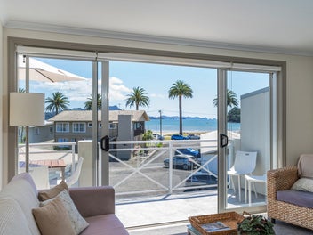 SEAVIEWS & SUNHINE!