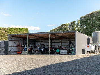 Immaculate Kiwifruit Orchard with Options