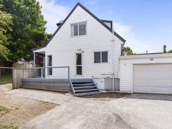 Charming 3-Bedroom Home with Endless Potential!
