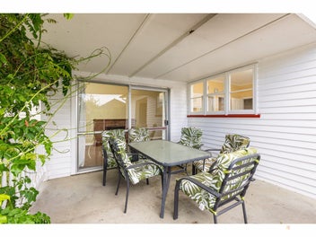 Spacious & Versatile Split-Level Home - Ideal for