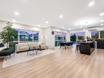 Timeless Elegance in Tranquil Cul-de-Sac