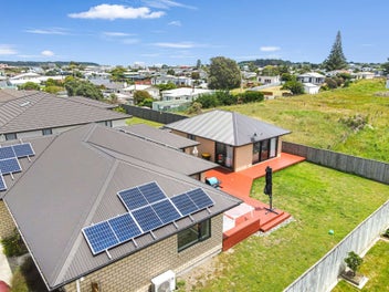 Unbelievable Price - House and One Bedroom Studio!