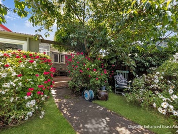 Beautiful Cottage With Three Double Bedrooms!