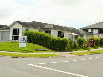 Large Family Home in Huapai!