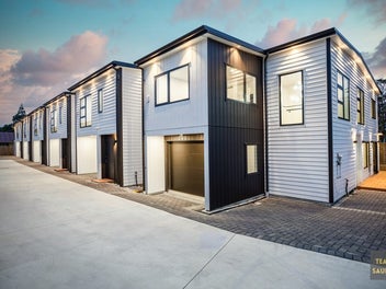 Stunning New build standalone Home in Papatoetoe!