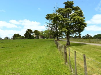 Large Waitoki Village Investment