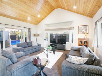 Your Slice of Coastal Paradise Opportunity