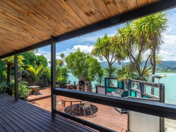 Beachfront Family Home