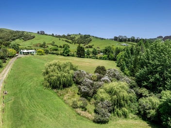 Affordable Country Escape with Potential Plus!