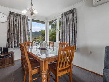 Lake views & Room to Park Campervan or Boat