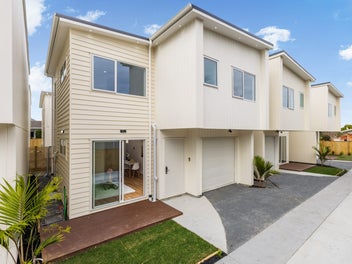 Standalone Five Bedroom with Bedroom downstairs