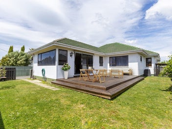 Versatile Family Home in Prime Location