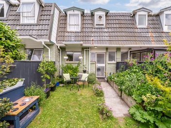 Tidy Unit in Ideal Location!