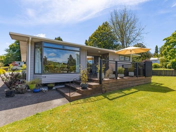 Family Perfection On Golf Road