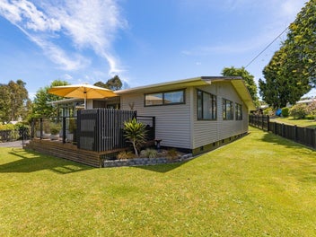 Family Perfection On Golf Road