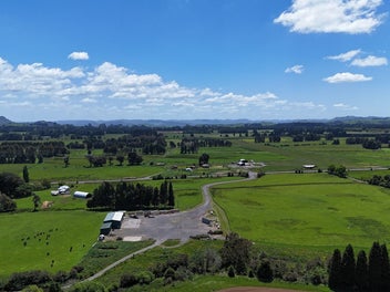 Contractors dream, lifestyle with massive sheds
