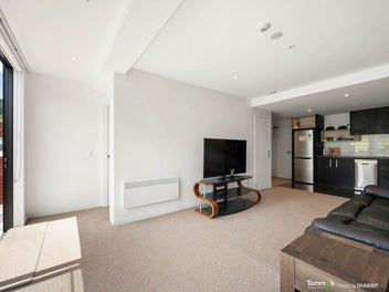 MODERN APARTMENT WITH CARPARK