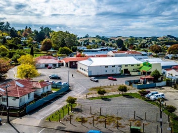 A bare commercial section in a prime location!