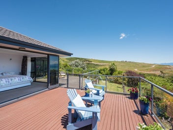 Elevated Living with Tasman Bay Views