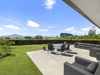 Breathtaking Views & Minutes from Pirongia...
