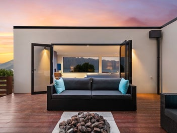 Timeless Elegance, Remarkable Views