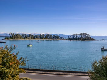 New RV $870K - Vendor will look at serious offers