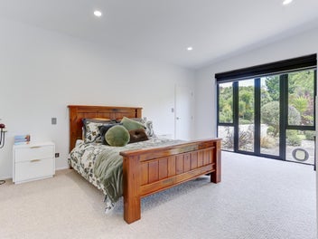 Lifestyle excellence with location and large shed