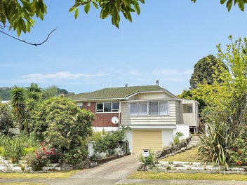 Spacious Family Home - OPEN HOME 6 APRIL AT 2PM