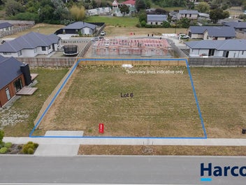 Build Your Ideal Oasis! Spacious Section!