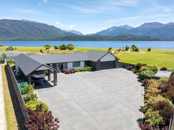 Welcome to Your Perfect Family Lakefront Home!