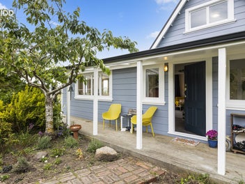 Seacliff - Charming Country Cottage with Sea Views