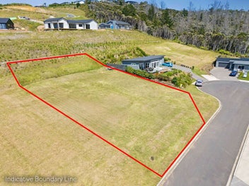 SEA VIEWS. RURAL VIEWS. EASY BUILD SECTION.